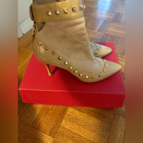 VALENTINO Garavani rockstud booties 38.5 preowned with box size 8.5 US - Picture 2 of 16